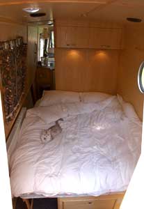 Zinfandel - bedroom arranged for night time